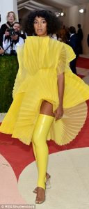 33C275F400000578-3570186-Vibrant_Beyonce_s_sister_Solange_Knowles_incorporated_latex_into-a-541_1462242707600