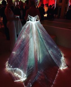 claire-dane- Fibre Optic Gown Met Gala 16