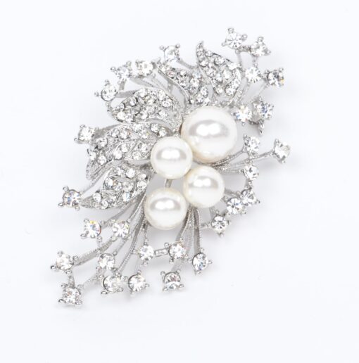 Pearl leaf brooch