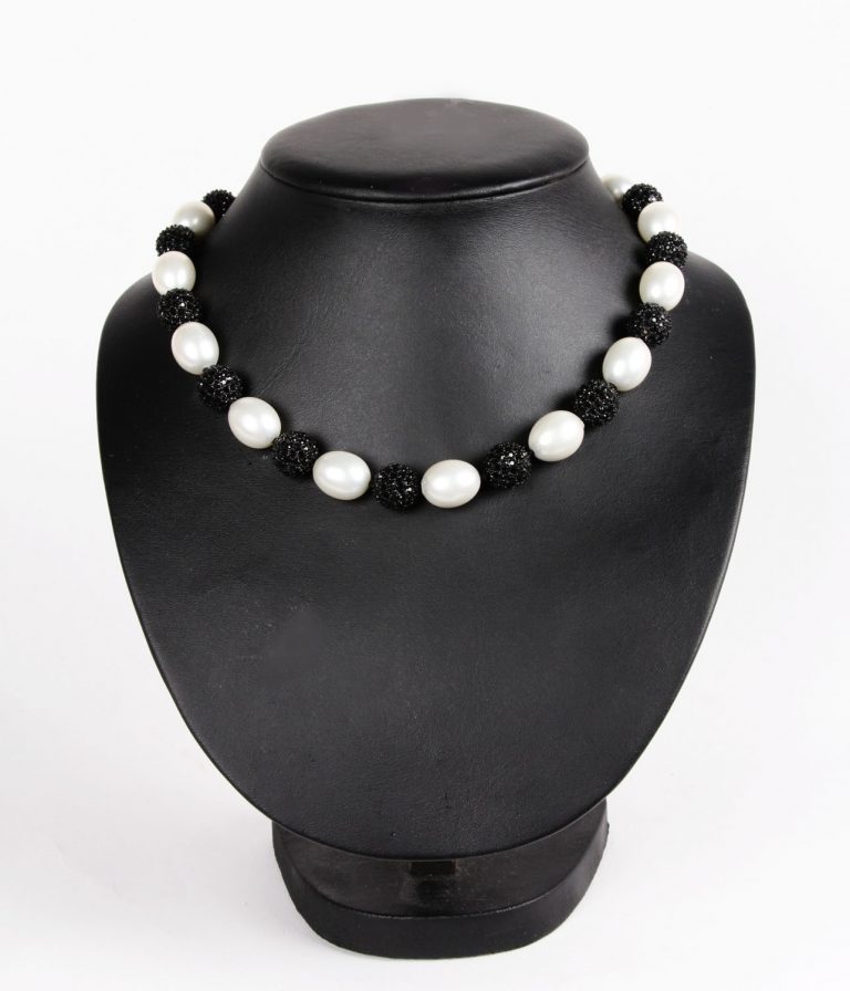 pearl necklace