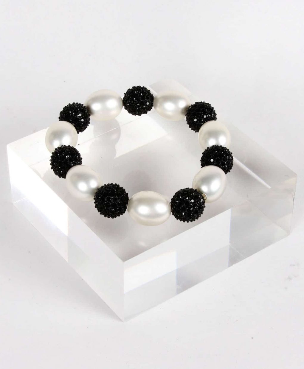 pearl bracelet