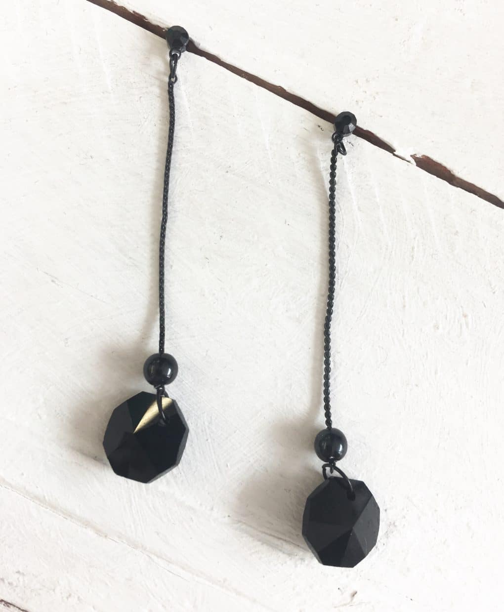 Alila Black Drop Earrings