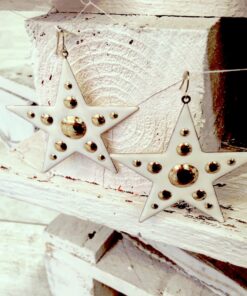 cream-gold-enamel-star-earrings-€15-alila-