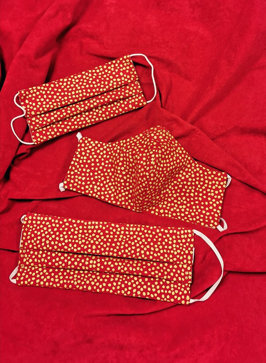 Red-and-Gold-Dotty-Christmas-Face-Masks-Alila